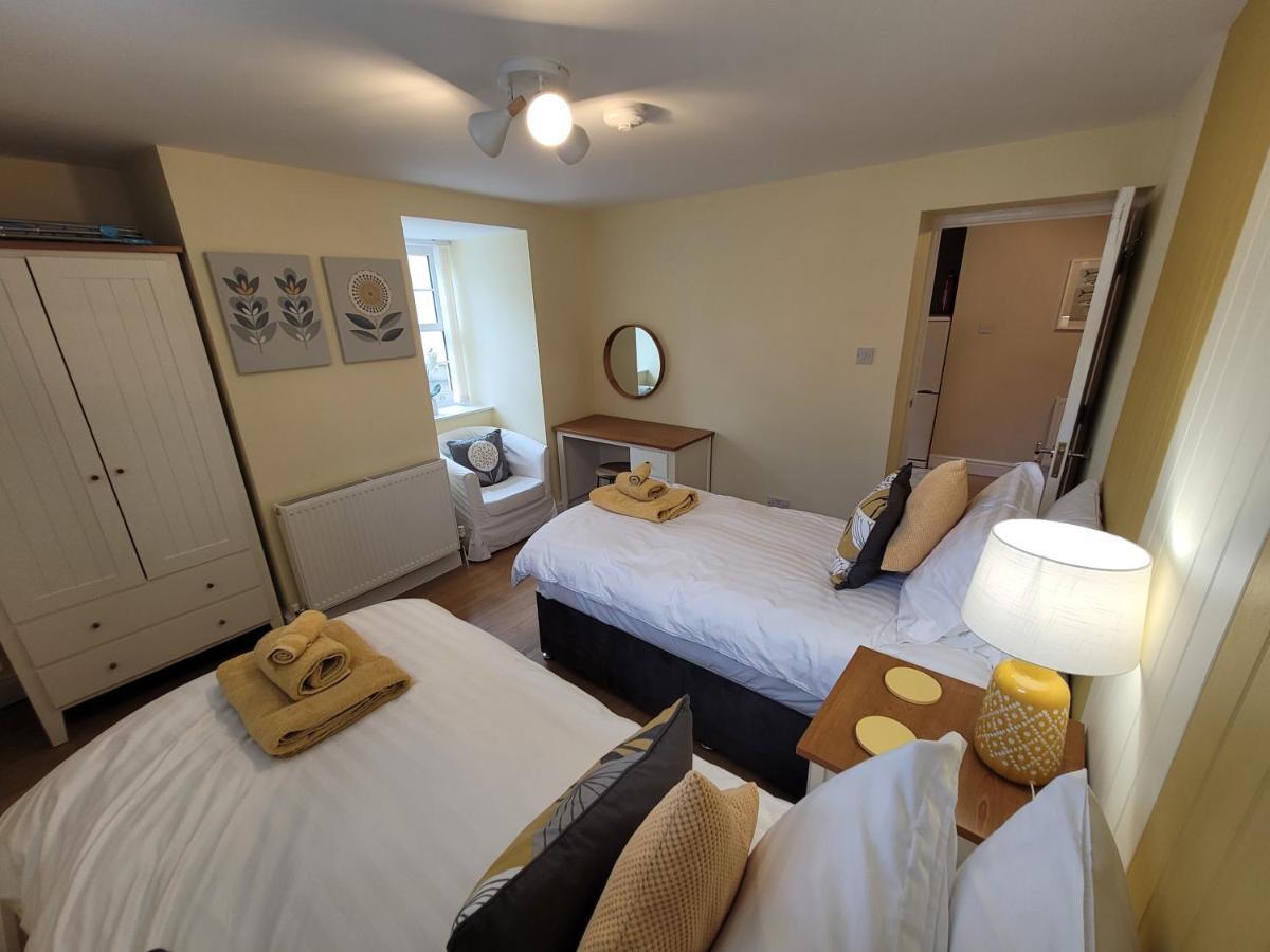 Llys Bach Apartment At Llys Aeron Aberaeron Exterior foto